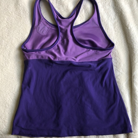 Workout top - Picture 2 of 2